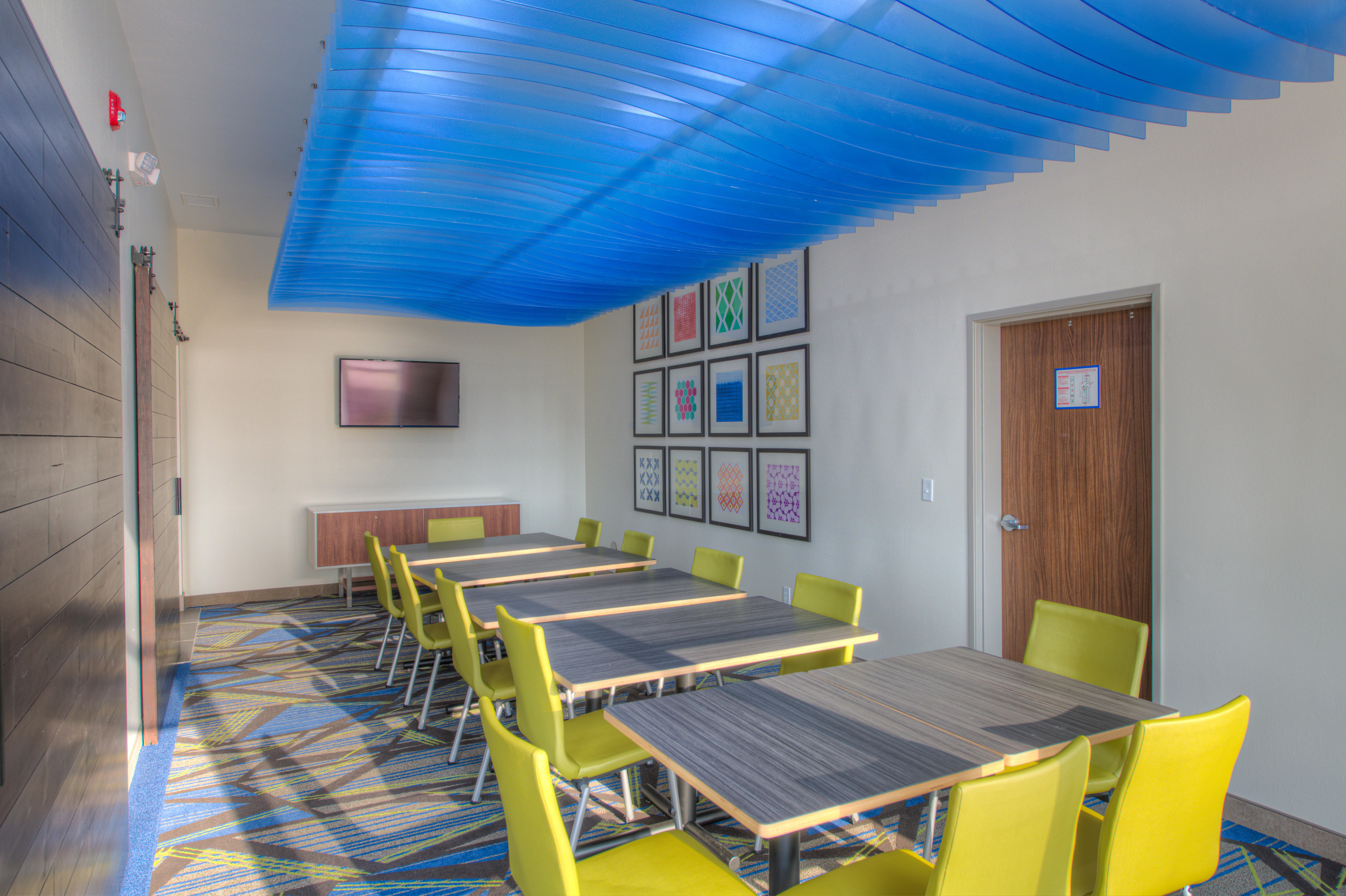 Holiday Inn Express & Suites - Remington By Ihg Exterior foto