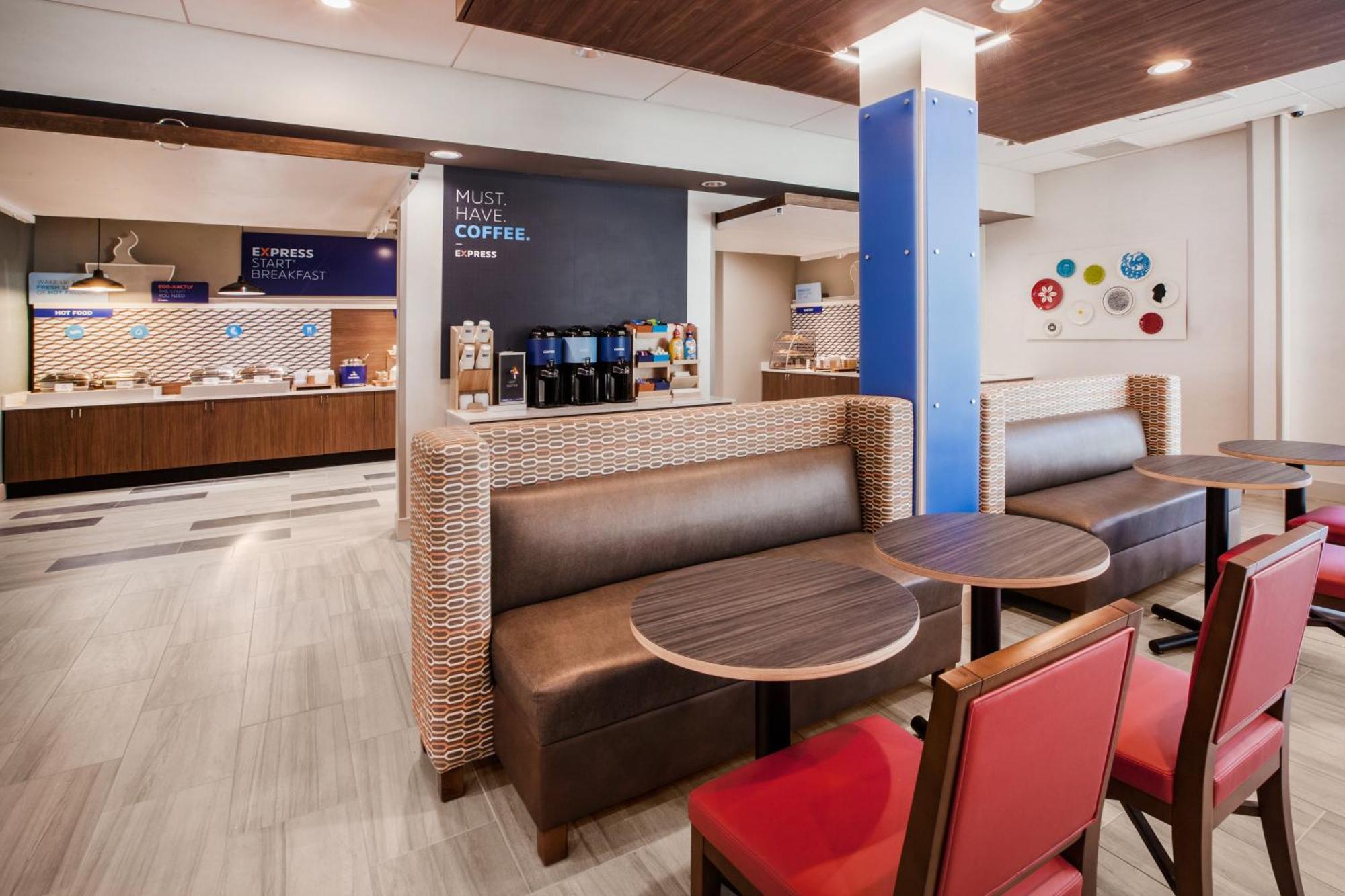 Holiday Inn Express & Suites - Remington By Ihg Exterior foto