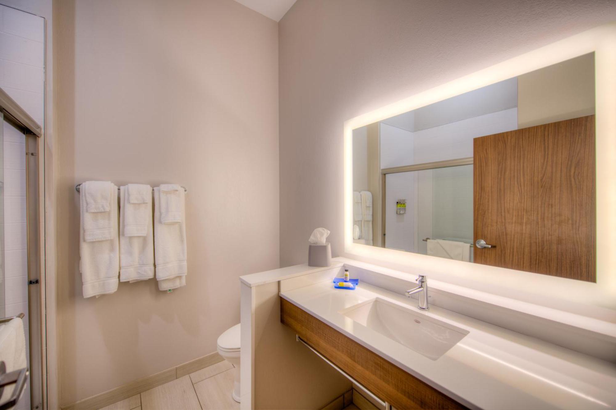 Holiday Inn Express & Suites - Remington By Ihg Exterior foto